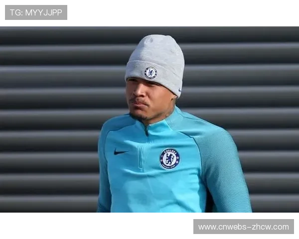 尼斯更衣室矛盾激化，前主帅海斯因公开批评球员导致离任。